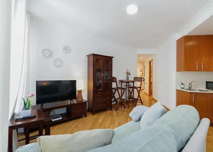 Luminoso Y Acogedor En By * Vigo